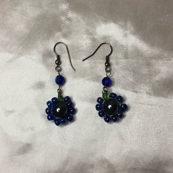 Handmade flower earrings - Picture 1 of 2